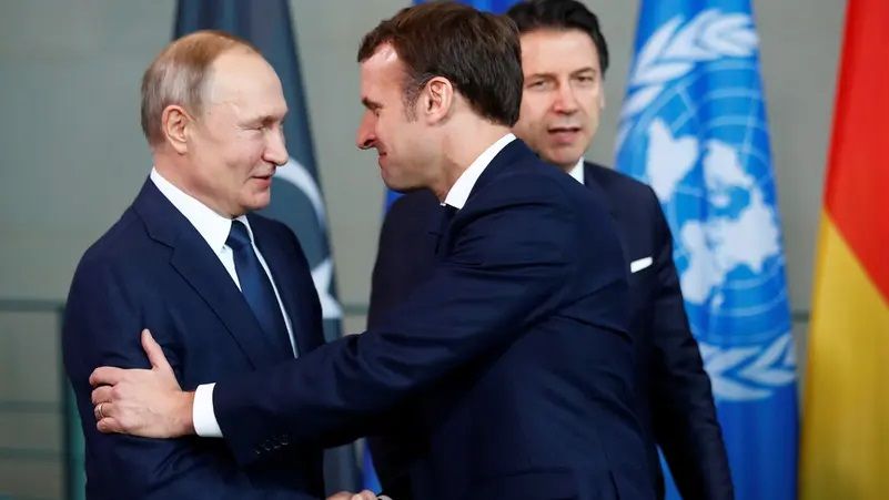 کرملین: پوتین د اوکراین د جګړې په اړه له مکرون سره خبرو ته چمتو دی