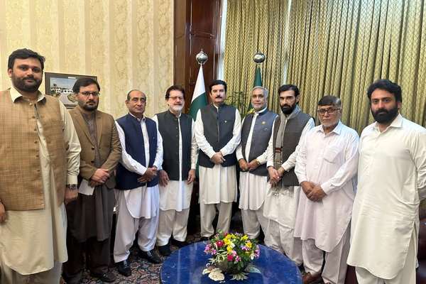 د خیبر پښتونخوا سوداګر: د لارو له بندېدو سره د خيبر پښتونخوا اقتصاد له زیان سره مخ دی