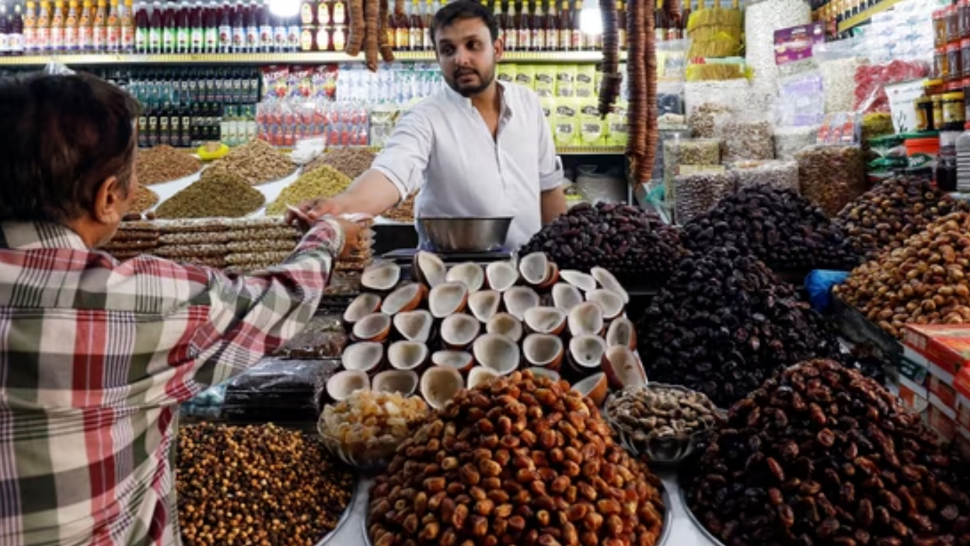 توقف صادرات افغانستان به هند؛ قیمت میوه خشک در هند تا ۲۰ درصد افزایش یافته است