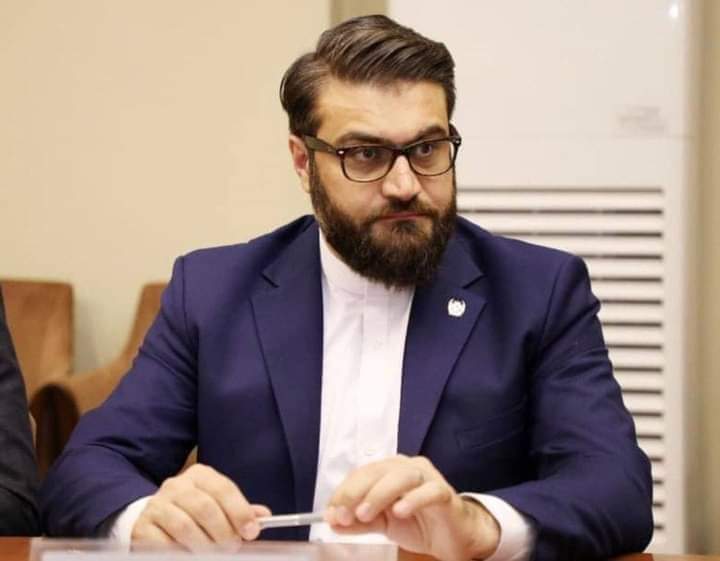 محب: طالبان با "تصمیم جابرانه"بستن دانشگاه به روی دختران بار دیگر ثابت کرد تغییر نکرده است