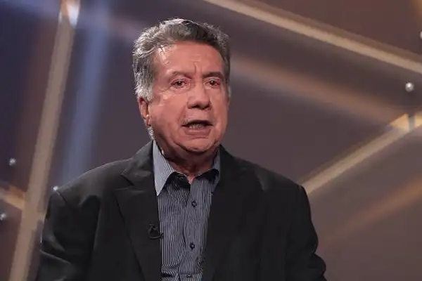 خټک: پاکستان د افغانستان له تجربې وروسته په منځني ختیځ کې د «ماینونو پر ډګر نڅا کوي»