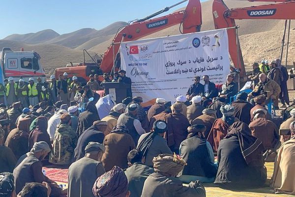 طالبان وايي چې د سرپل ـ فاریاب سړک د رغونې چارې پیل شوې