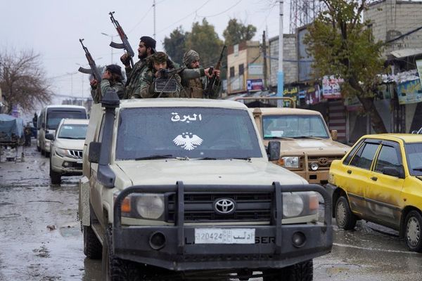 د احمد الشرع ځواکونو له کردي ځواکونو نه د تېلو او ګازو پراخې ساحې ونیولې