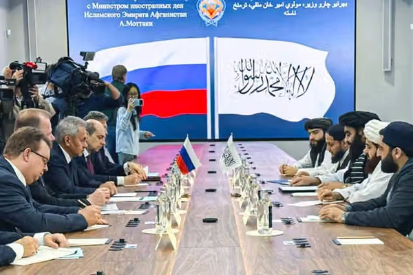 وزير خارجية طالبان يعقد لقاء مع أمين مجلس الأمن الروسي
