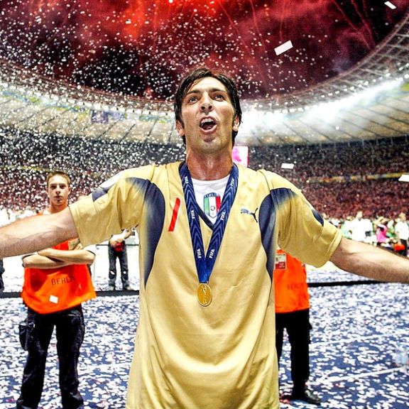 جان لوئیجی بوفون، یکی از برترین دروازبانهای تاریخ از فوتبال خدا حافظی کرد