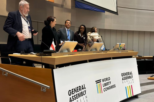 تعيين دبلوماسية أفغانية في منصب نائبة رئيس الكونغرس العالمي للحرية