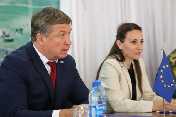 اروپايي ټولنې د افغانستان د پولې څار لپاره تاجکستان ته د څارنې کامرې ورکړې