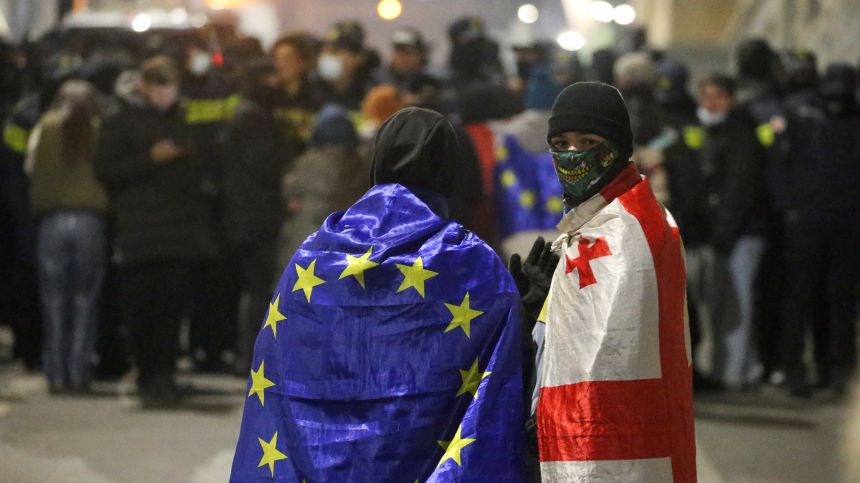 گرجستان پوشاندن صورت در تجمعات را ممنوع کرد