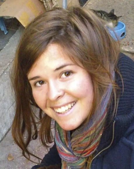 د داعش د پخواني مشر مېرمن: البغدادي پر یوې امریکايي مرستندویه کارکوونکې جنسي تېری کړی و