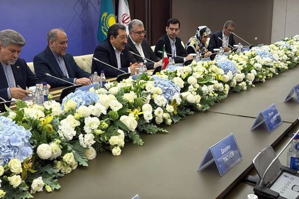 قزاقستان او ایران غواړي د دوه اړخیزې سوداګرۍ کچه درې میلیارده ډالرو ته لوړه کړي