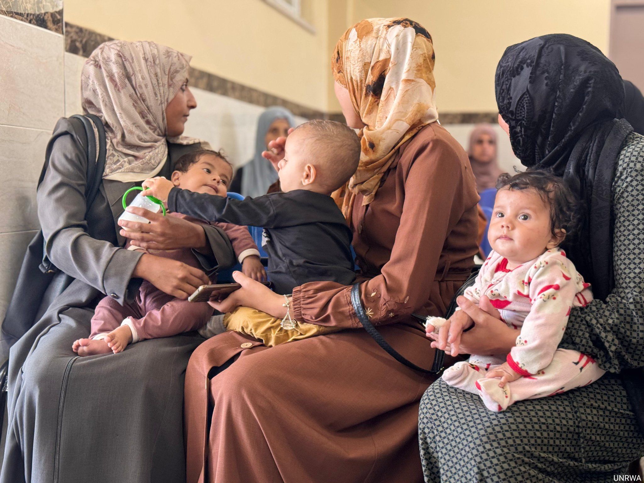 ملګري ملتونه: د غزې د جګړې له امله په هرو ۵ ماشومانو کې یو یې له واکسین څخه بې‌برخې شوی