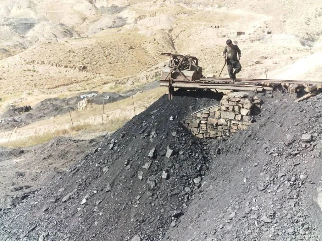 طالبان وایي بغلان کې د کرکر له کان څخه هره ورځ ۲۰۰ ټنه سکاره استخراجېږي