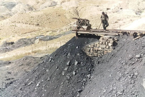 طالبان وایي بغلان کې د کرکر له کان څخه هره ورځ ۲۰۰ ټنه سکاره استخراجېږي