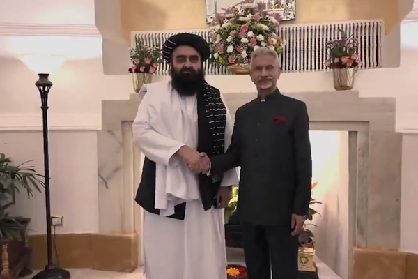 څیړونکي: هند له طالبانو سره په وروستیو اونیو کې اړیکې تودې کړې