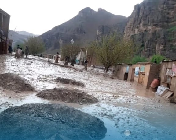 په تېرو ۲۴ ساعتونو کې د ورښتونو او سېلابونو له کبله ۹ کسان مړه او ۱۳ نور ټپیان شوي دي
