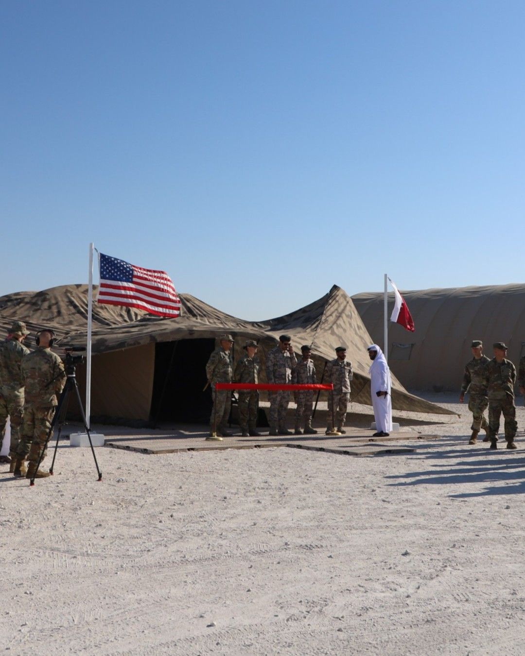 قطر کې د امریکا سفارت خپلو کارکوونکو ته سپارښتنه کړې چې له غېر ضروري سفرونو ډډه وکړي