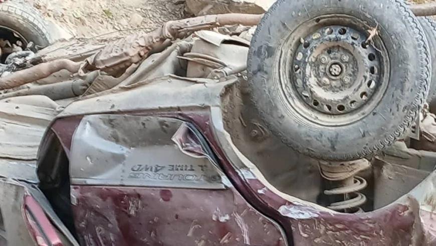 په بدخشان او سمنګان ولایتونو کې په دوو جلا ټرافیکي پېښو کې یو کس مړ او ۱۳ نور ټپیان دي