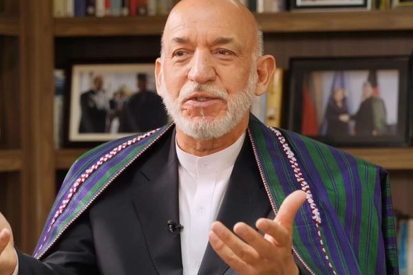 حامد کرزی: د افغان کډوالو جبري ستنول لا جدي ګواښونه رامنځته کولای شي