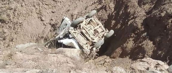 سقوط یک موتر مسافربری در دایکندی؛ ۷ نفر جان باختند