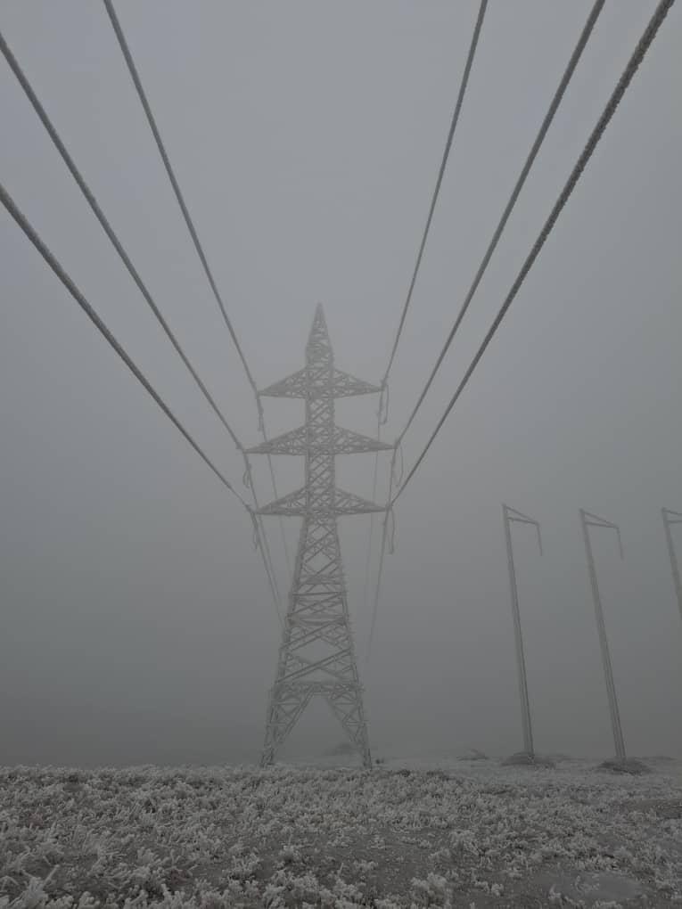 برق وارداتی هرات به‌دلیل برف و یخبندان قطع شد