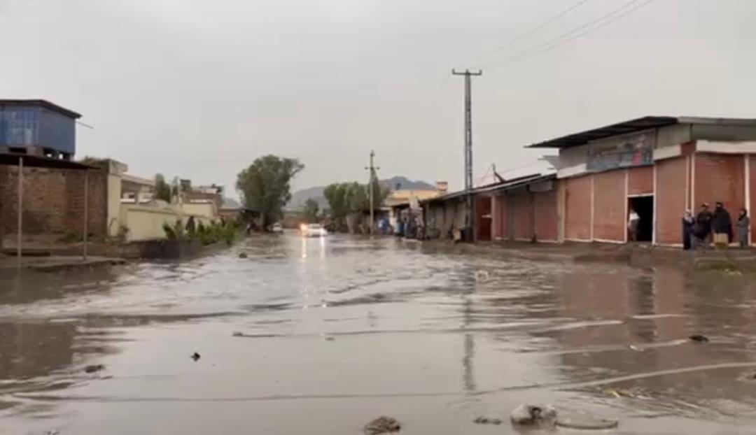 په کندهار کې د سېلابونو له امله ۲۰۰ کورنۍ بې‌ځایه شوې دي