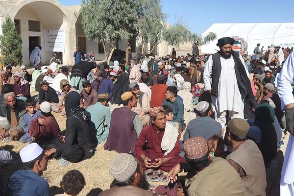 پاکستان په سپین بولدک ولسوالۍ کې نږدې ۲۰۰ افغان بندیان طالبانو ته سپارلي