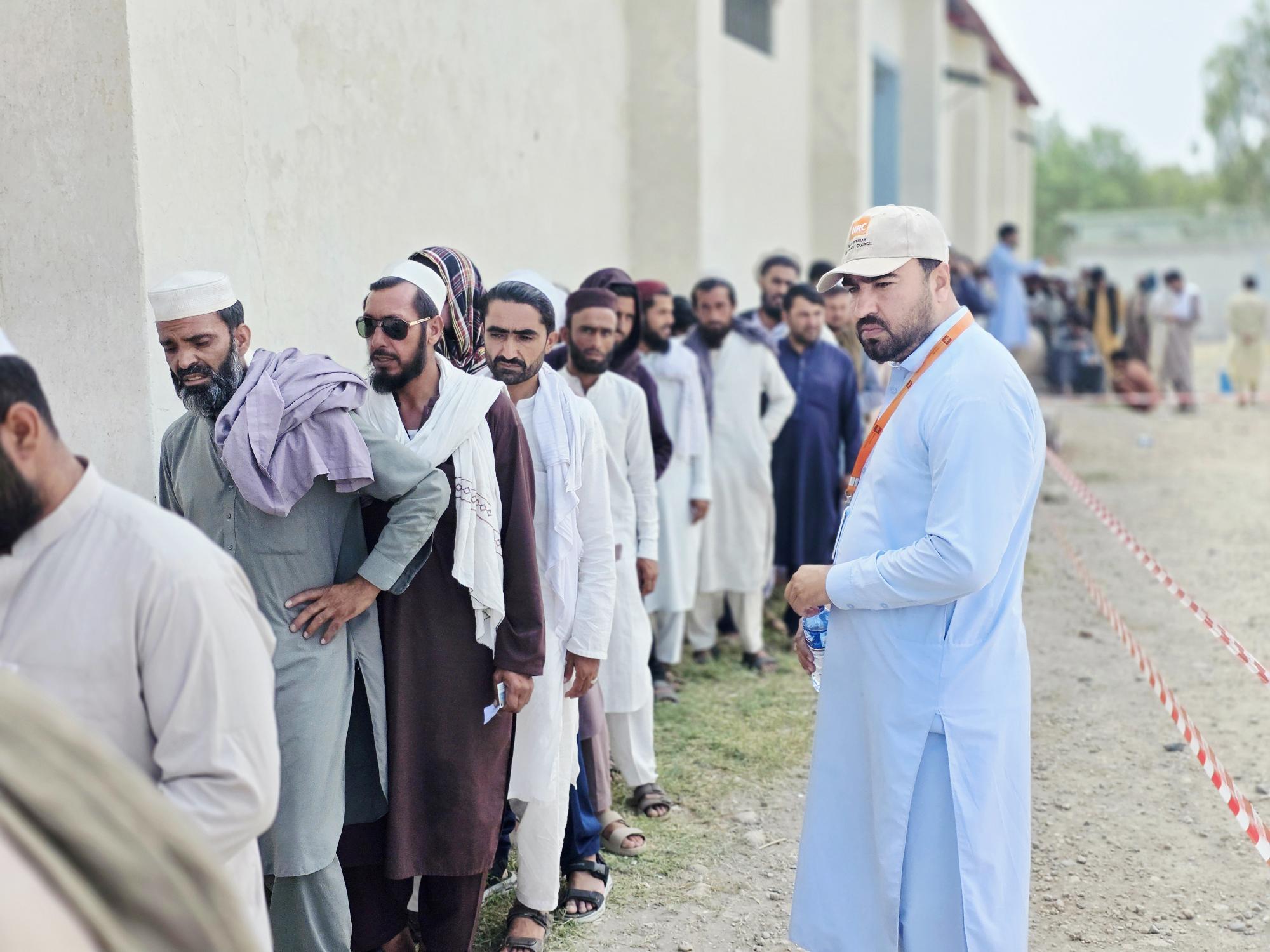 د ناروې د کډوالو شورا د افغانستان په سرحدي سیمو کې پر زرګونو کسانو مرستې وېشلې دي