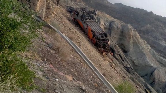 واژگونی دو بس مسافربری در پاکستان ۳۴ کشته برجا گذاشت