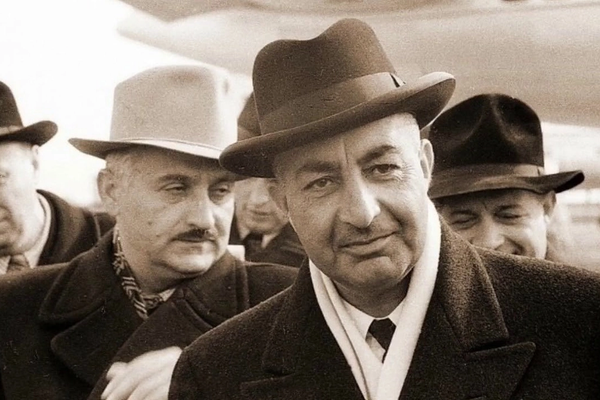 له پاچاهۍ تر جمهوریت؛ د ۱۹۷۳ کودتا څنګه افغانستان د نوي بحران پر لور روان کړ؟