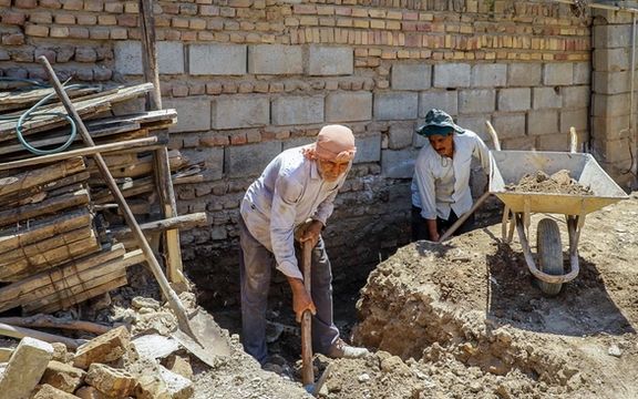 د تهران والي: باید د کار په برخه کې ایراني کارګرو ته لومړيتوب ورکړل شي