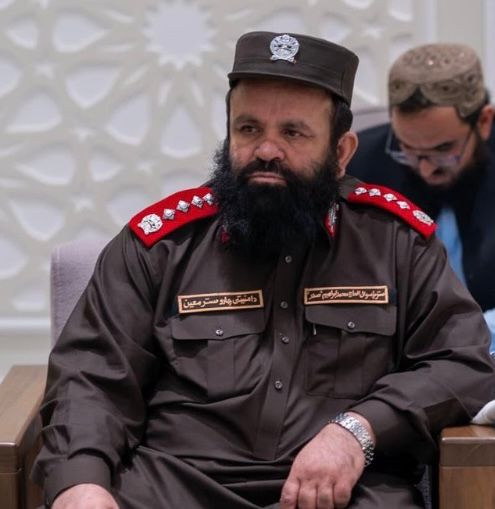 برخورد دوگانه در اداره‌ها؛ ابراهیم صدر خواستار استفاده نیروهای طالبان از یونیفورم رسمی شد