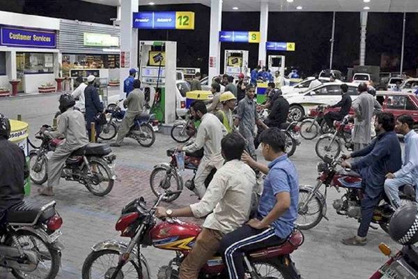 نيويارک ټايمز: د تېلو پېرلو لپاره د شتمنو او بېوزلو هېوادونو تر منځ لېونۍ سيالي روانه ده