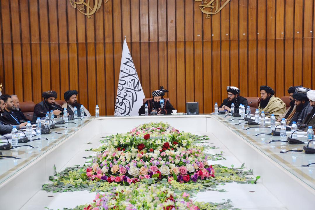 وزیر مهاجرین طالبان: کمک به نیازمندان باید در بدل کار توزیع شود