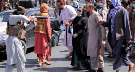 په کابل کې د مېرمنو د لاریون انځور 