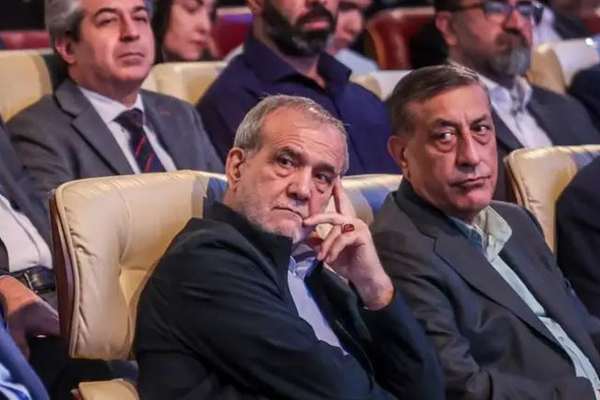 مسعود پزشکیان: موږ به د دښمن پر وړاندې سر ټيټ نهکړو