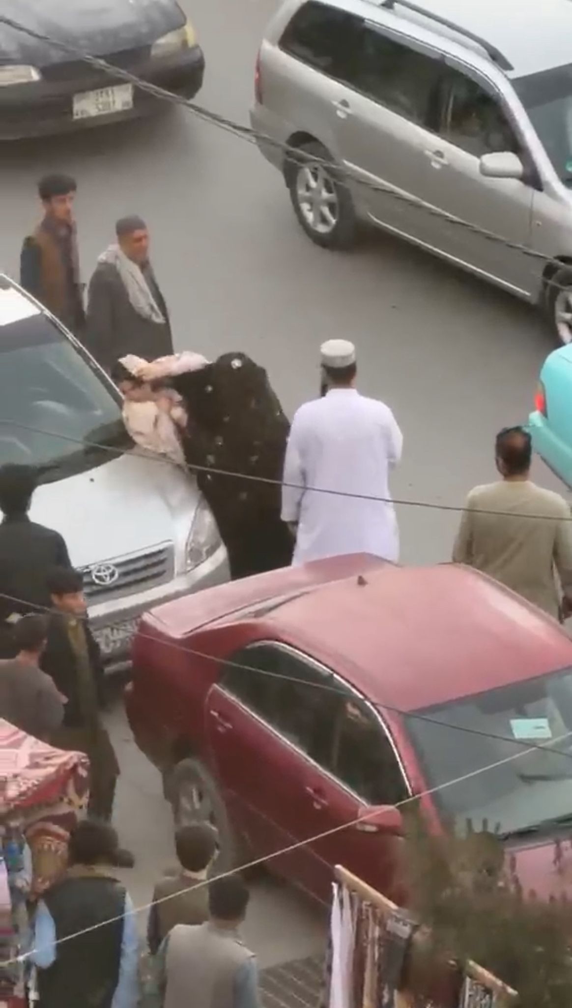 امر به معروف شماری از زنان را به‌دلیل نوع پوشش بازداشت کرده است