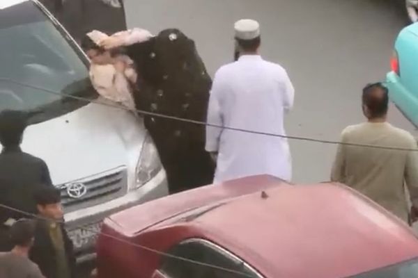 امر به معروف شماری از زنان را بهدلیل نوع پوشش بازداشت کرده است