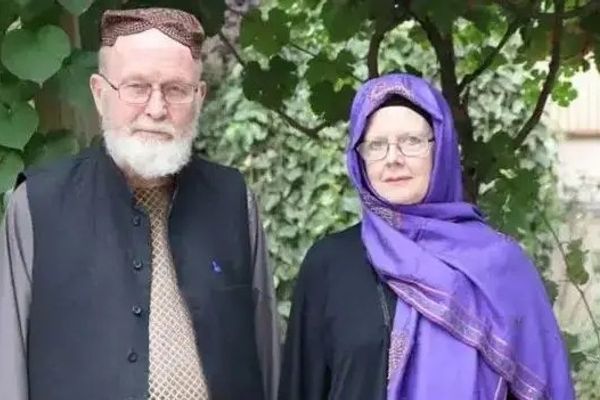 د برېتانیوۍ جوړې ژوند له ګواښ سره مخ دی؛ اولادونه یې د ژر خوشې کېدو غوښتنه کوي