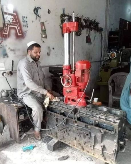 د یو تن وژل شوي کس انځور چې په بازار کې یې دوکان لاره