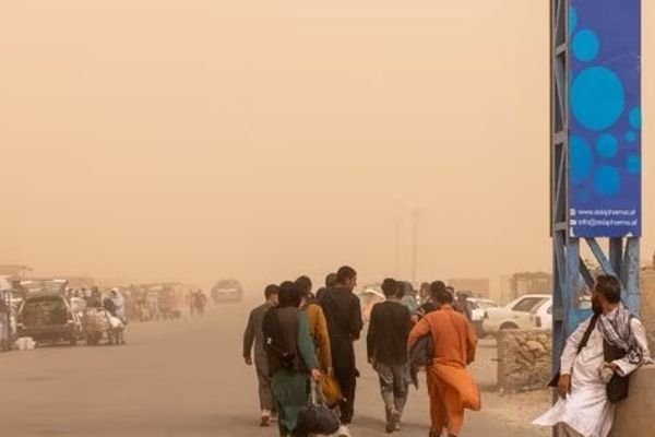 گفتوگوی هیئت بریتانیایی با والی طالبان در هرات درباره مهاجران بازگشتی