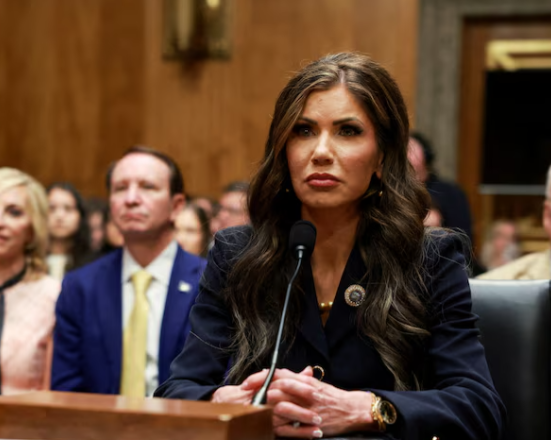 امریکا بیا بې اسناده کډوالو ته خبرداری ورکړ چې له امریکا ووځي