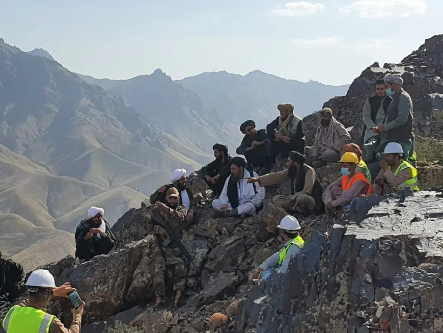 طالبان وایي په غور کې د عقیقو د درېیو کانونو د کېندنې چارې پیل شوې