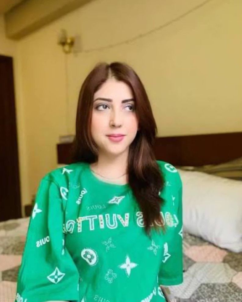 Afghan Female Singer Arrested In Pakistan After Visa Expiry