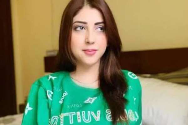 Afghan Female Singer Arrested In Pakistan After Visa Expiry