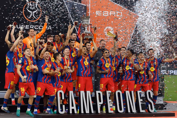 بارسلونا برای دومین سال پیاپی با شکست رئال مادرید قهرمان سوپرکاپ اسپانیا شد