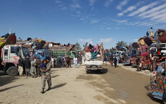 پاکستان: در دو ماه بیش از ۳۱۷ هزار مهاجر به افغانستان بازگشتهاند