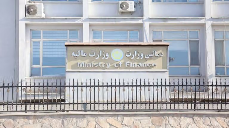 طالبان تنفي تأخر صرف رواتب الموظفين الحكوميين 