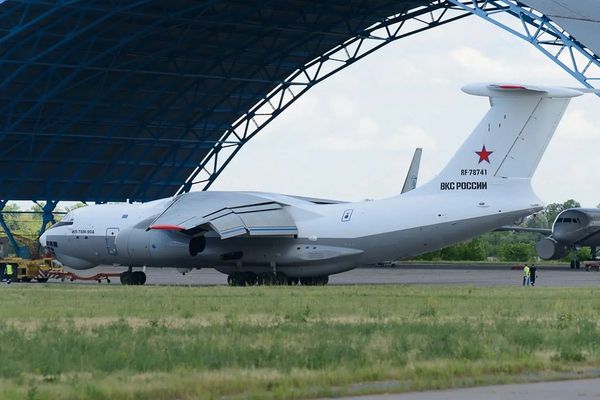 اوکراین د روسیې خانسکایا پوځي هوايي ډګر په نښه کړی