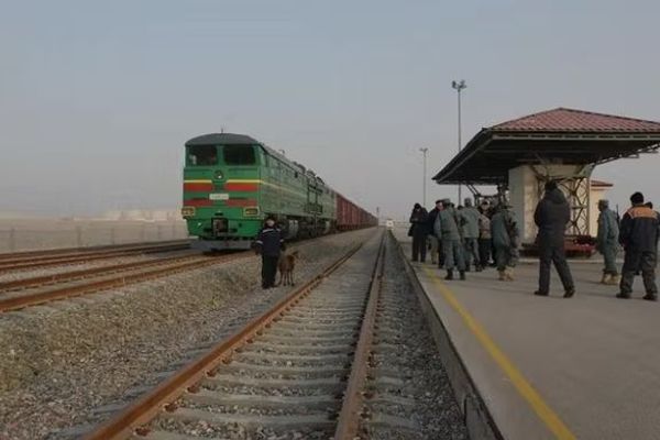 طالبان وايي تېره اوونۍ د اوسپنې پټلۍ له لارې څه باندې ۱۵۷ زره ټنه انتقالات شوي