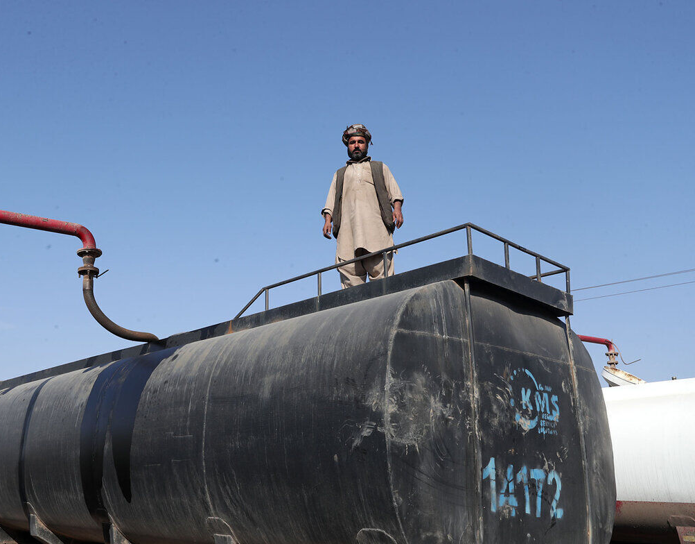  مقام ایرانی می‌گوید قاچاق سوخت از مرز دوغارون به افغانستان ۸۰ درصد کاهش یافته است